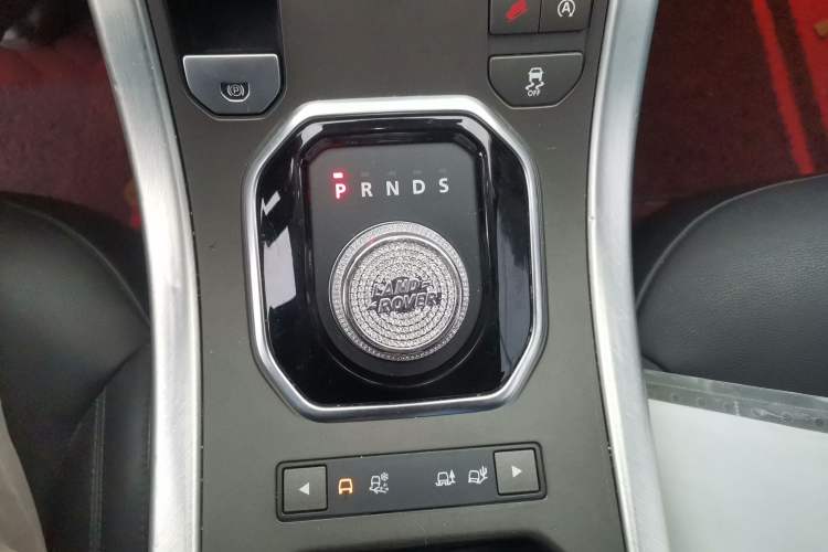 Used Land Rover Range Evoque 2016 2.0T PURE Style Edition Gear Lever