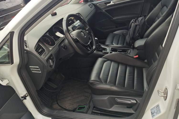 Used Volkswagen Golf 2016 230TSI Automatic Luxury Version Left Front Seat