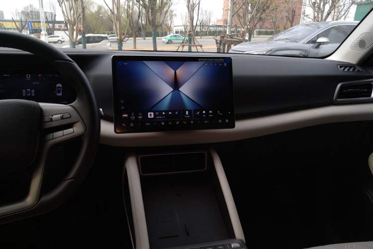 Used BYD Yuan UP 2025 Intelligent Driving Version 401 km Leading Edition