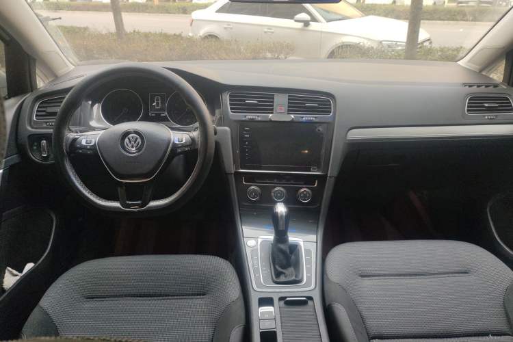 Used Volkswagen Golf 2020 280TSI DSG Comfort Version
