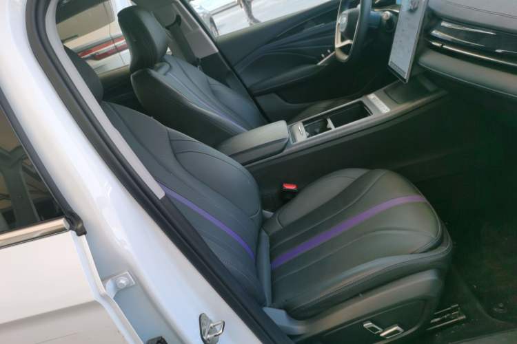 Used Geely Auto Preface 2024 Zhiqing 1.5TD Galaxy Edition Right Front Seat