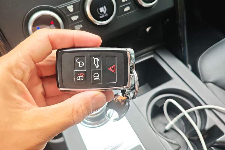 Used Land Rover Discovery 2018 3.0 SC V6 SE