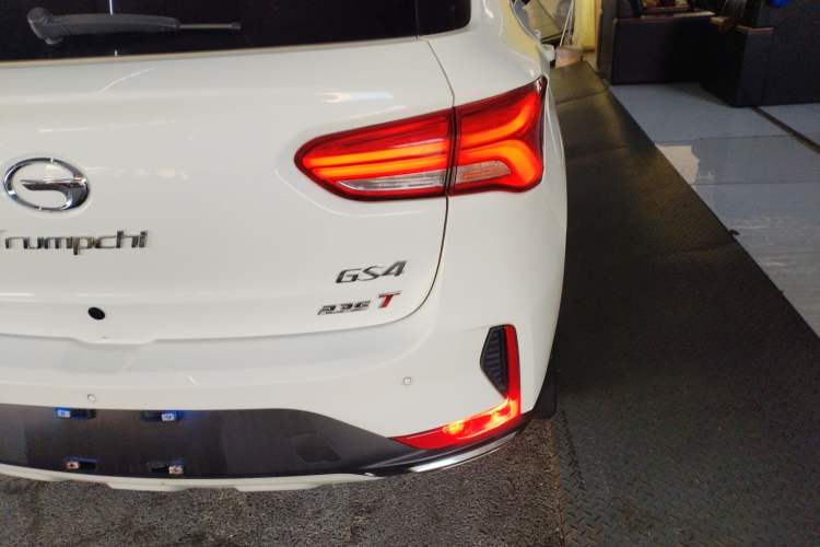 Used GAC Trumpchi GS4 2018 235T Automatic Two-Wheel-Drive Supreme Edition
