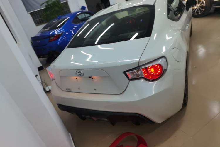 Used Toyota 86 2014 2.0L Manual Luxury Version