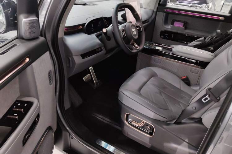 Used Zeekr MIX 2025 Intelligent Driving Version
