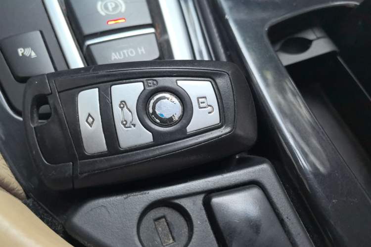 Used BMW 5 Series 2013 520Li Elegant Edition
