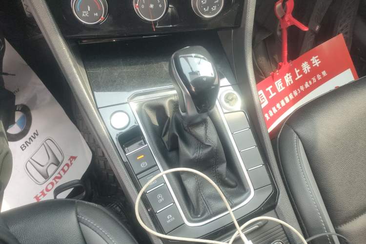 Used Volkswagen Sagitar 2019 200TSI DSG Comfort Version China VI Standard Gear Lever