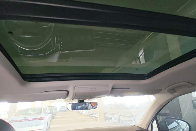 Used Volkswagen Tiguan X 2023 330TSI Two-Wheel Drive Luxury Edition Headliner