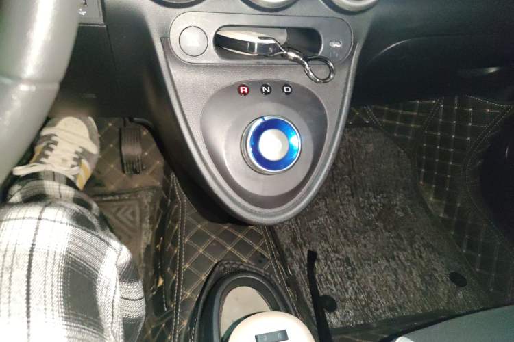 Used ORA Black Cat 2022 351 km Comfort Version Lithium Iron Phosphate Gear Lever