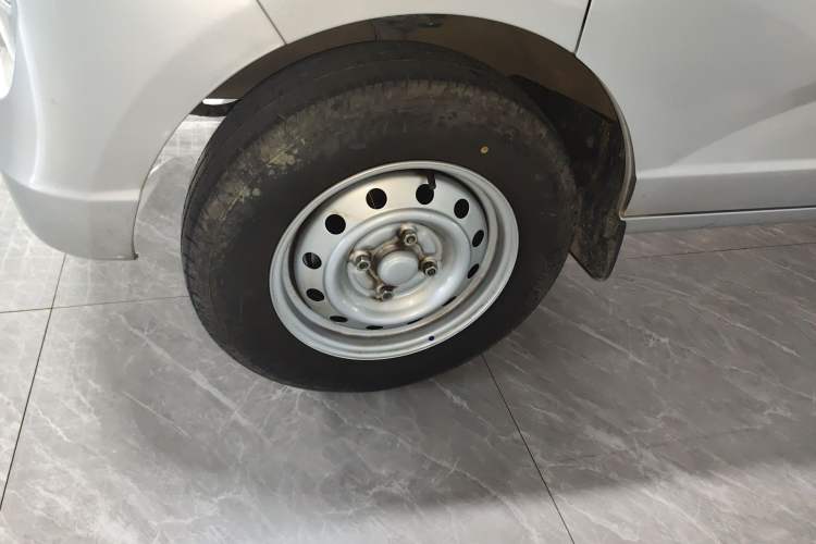 Used Wuling Rongguang S 2023 1.5L Basic Enclosed-Window Vehicle 2 Seats
