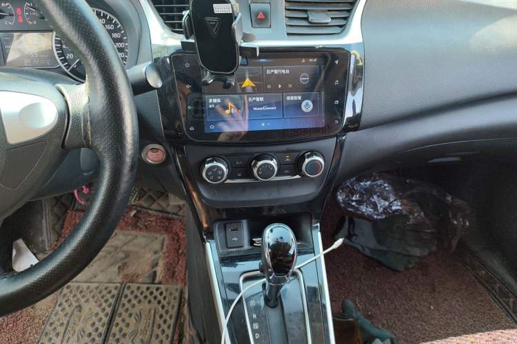 Used Nissan Sylphy 2019 1.6XV CVT Smart Connect Luxury Edition China VI Standard Audio And AC Panel