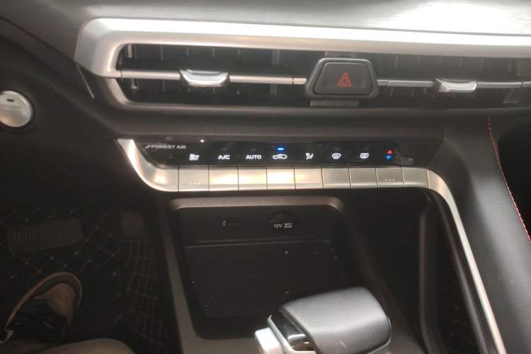 Used CHANGAN CS35PLUS 2021 Blue Whale NE 1.4T DCT Prestige Model Audio And AC Panel