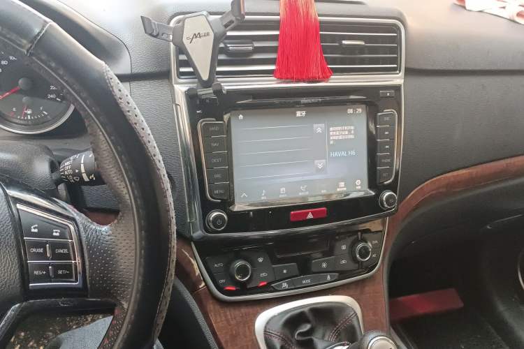 Used Haval H6 2015 Revised Version Sport Edition 1.5T Manual Transmission Two-Wheel Drive Elite Grade