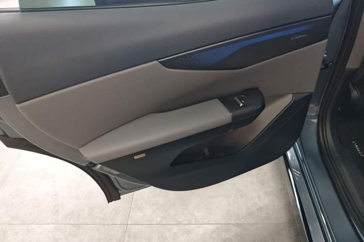 Used Lynk & Co 07 2024 EM-P 126 Long-Range Ultra
