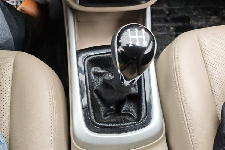 Used CHANGAN Eado 2014 1.6L Manual Luxury Model Gear Lever