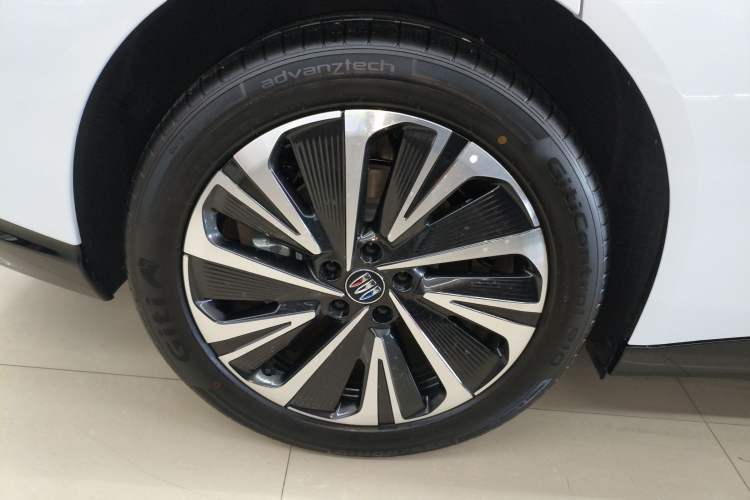 Used Buick L7 2025 Model Prestige Edition