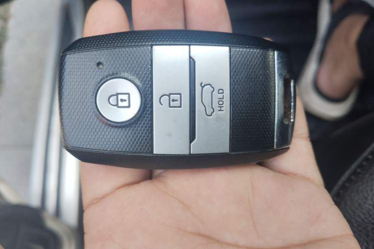 Used Land X7 2015 2.0T Panoramic Prestige Edition
