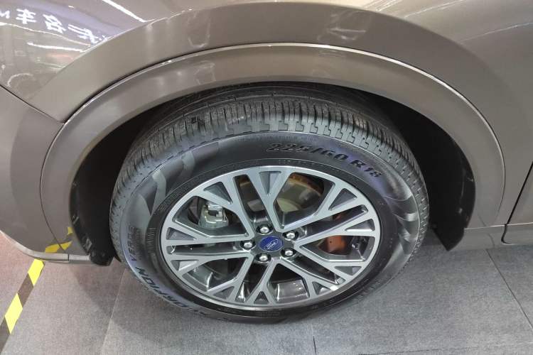 Used Ford Escape 2020 EcoBoost 245 Four-Wheel Drive Luxury Edition