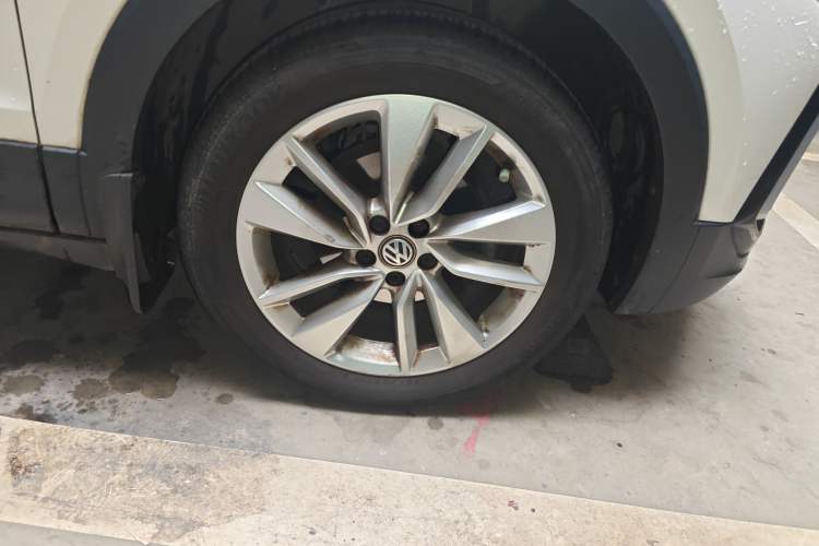 Used Volkswagen T-Cross 2019 1.5L Automatic Comfort Edition Right Front Wheel Hub
