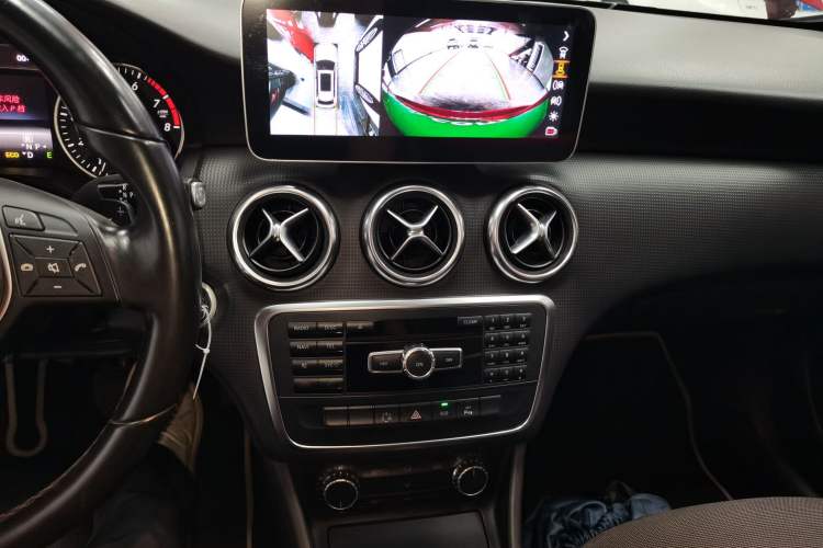 Used Mercedes-Benz A-Class 2013 A 180 Fashion Model Audio And AC Panel