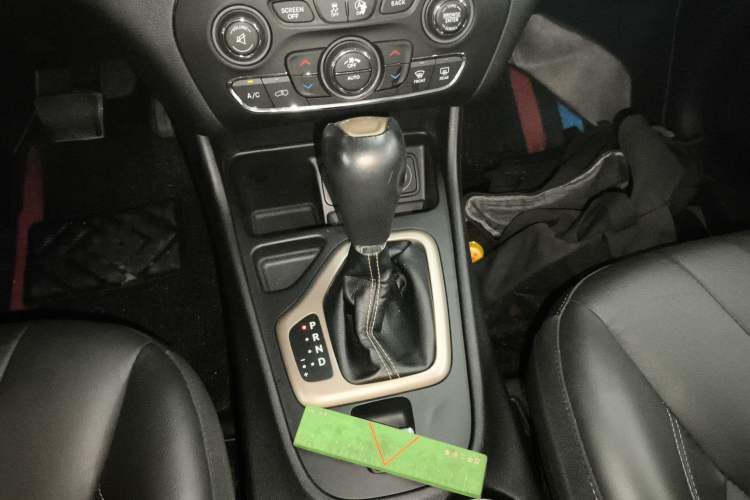 Used Jeep Cherokee 2017 2.0L Superior Edition