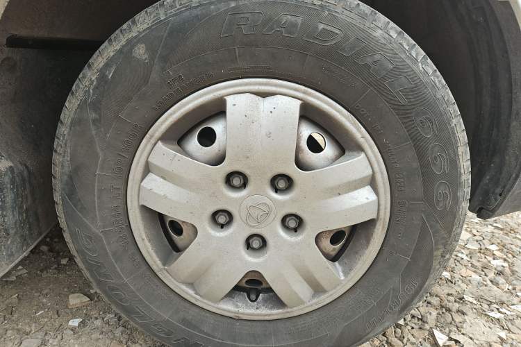 Used CHANGAN KAICHENG Ruixing EM80 2023 Flat-Top Double-Door 2-Seater 60 kW 41.932 kWh Right Front Wheel Hub