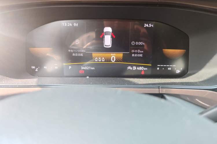 Used Volkswagen Tharu 2022 280TSI Two-Wheel-Drive Luxury Edition Odometer Close Up