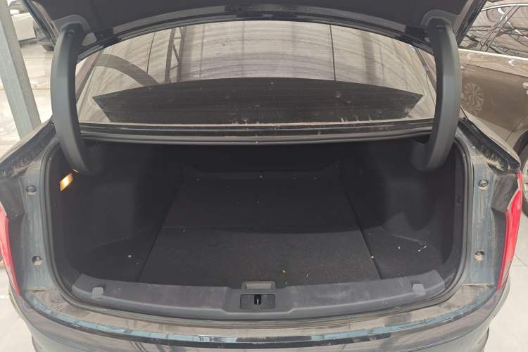 Used Hongqi E-QM5 2024 560km PLUS Trunk