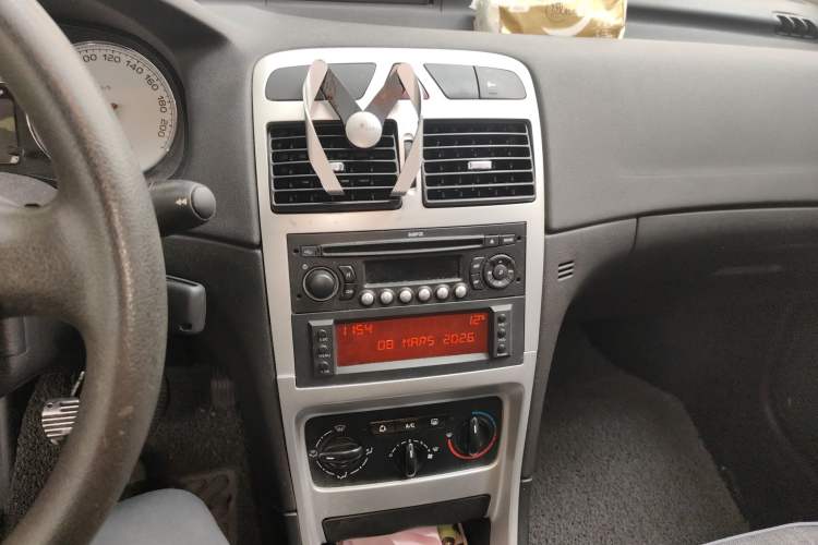 Used Peugeot 307 2010 Sedan 1.6L Manual Comfort Edition
