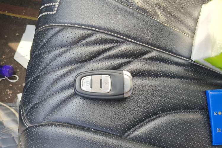 Used Toyota RAV4 2013 2.0L CVT Two-Wheel Drive Urban Edition Vehicle Key