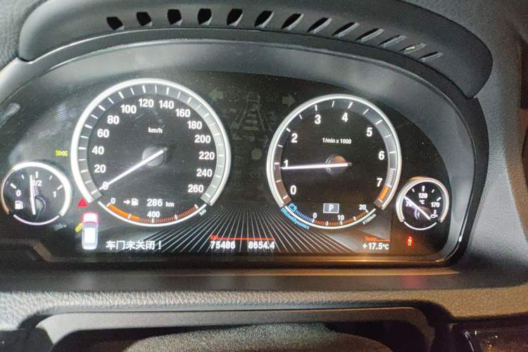 Used BMW 5 Series GT 2015 528i Leading Model
