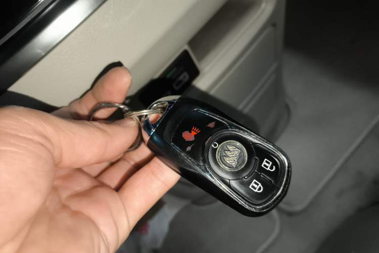 Used Buick GL8 2022 Land Cruiser Executive Class 652T Comfort Model