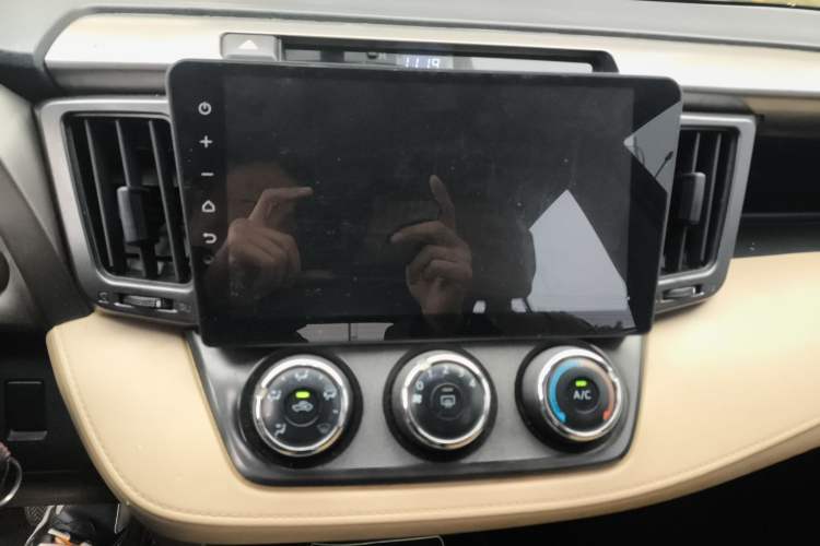 Used Toyota RAV4 2015 2.0L CVT Two-Wheel Drive Urban Edition