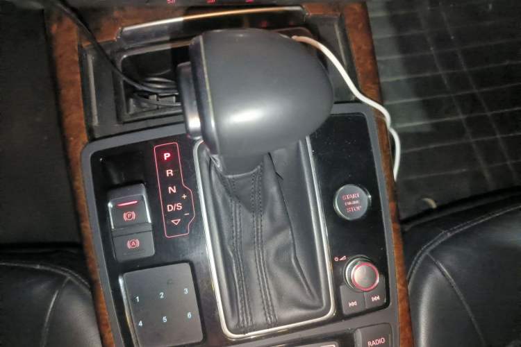 Used Audi A7 2012 3.0TFSI quattro Comfort Edition Gear Lever