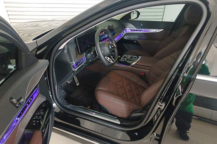 Used BMW 7 Series 2023 735Li M Sport Package