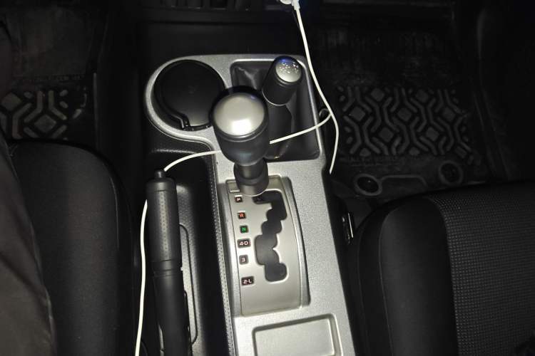 Used Toyota FJ Cruiser 2019 4.0L XTREME Eight-Cylinder Dual Fuel Tanks JBL Middle East Gear Lever