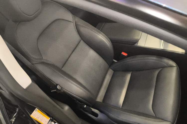 Used Tesla Model 3 2025 Rear-Wheel-Drive Version