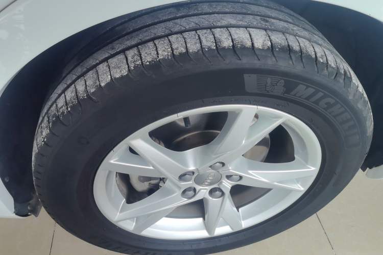 Used Audi Q3 2018 30th Anniversary Edition 30 TFSI Fashion Model Left Front Wheel Hub