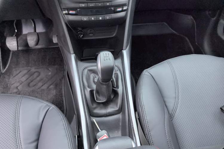 Used Peugeot 2008 2014 1.6L Manual Fashion Edition Gear Lever