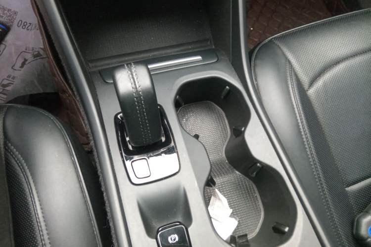 Used Volvo XC40 2021 T3 Smart & Stylish Edition Gear Lever