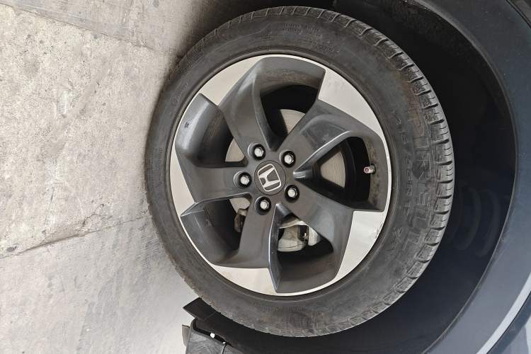 Used Honda Vezel 2015 1.8L CVT 2WD Luxury Model
