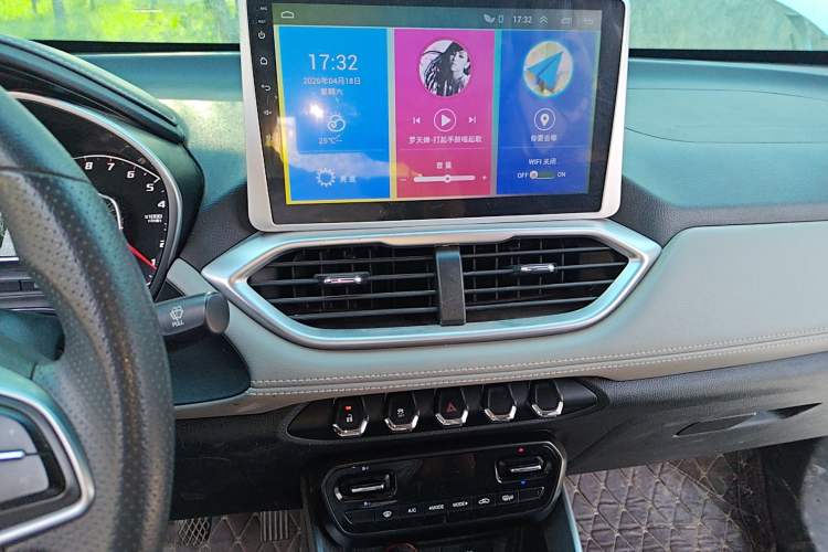 Used Baojun 510 2017 1.5L Manual Fashion Model
