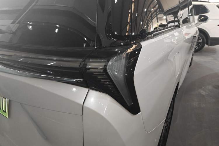 Used Buick GL8 New Energy 2024 Lu Zun Luxury Edition 7-Seater