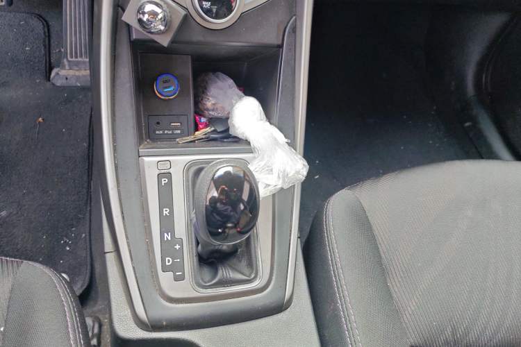 Used Hyundai Elantra (5th Generation / Langdong) 2016 1.6L Automatic Smart Version Gear Lever