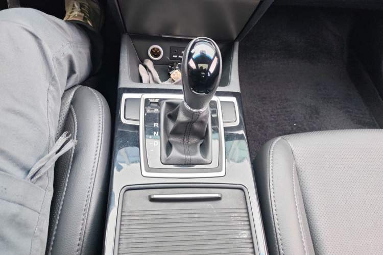 Used Hyundai Mistra 2014 1.8L Automatic Smart GLS Gear Lever