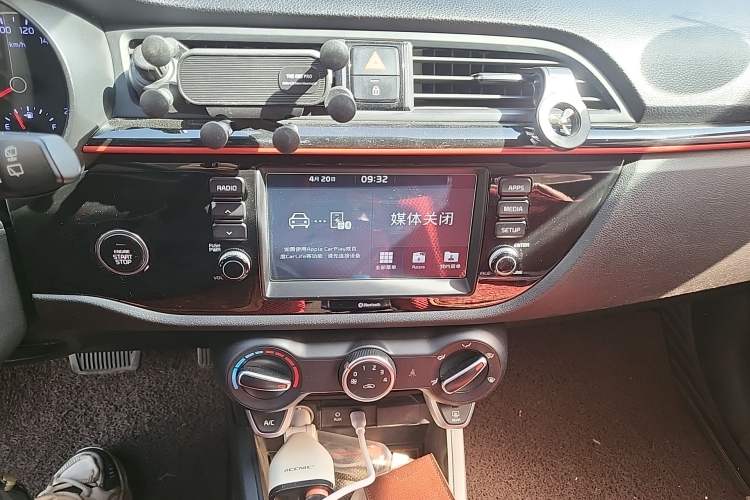 Used Kia KX Cross 2017 1.4L AT GLS
