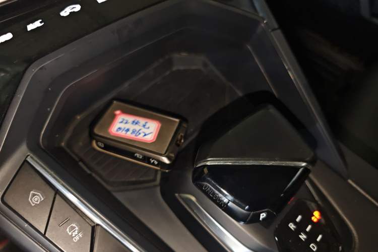 Used Lynk & Co 06 EM-P 2022 PHEV 84 km Range Pro Version Interior 1