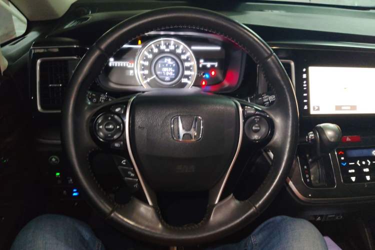 Used Honda Elysion 2016 2.4L Style Edition Steering Wheel