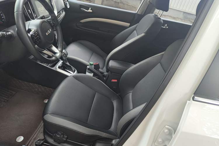 Used Kia kx1 Stonic 2021 1.4L CVT Fun Edition Left Front Seat