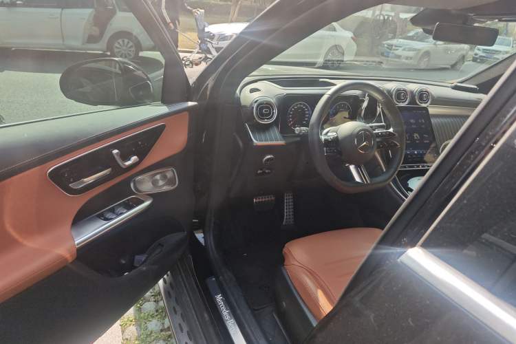 Used Mercedes-Benz GLC 2024 GLC 300 L 4MATIC Luxury Model 5 Seats